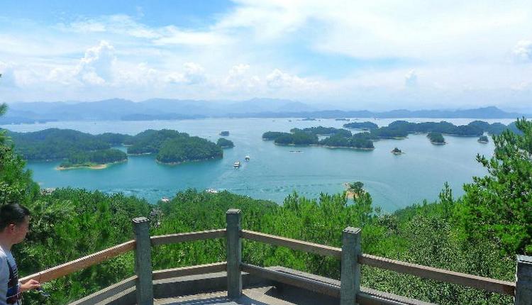 杭州雷峰塔 灵隐飞来峰 千岛湖桂花岛森林氧吧2日游 上海出发 中国国旅
